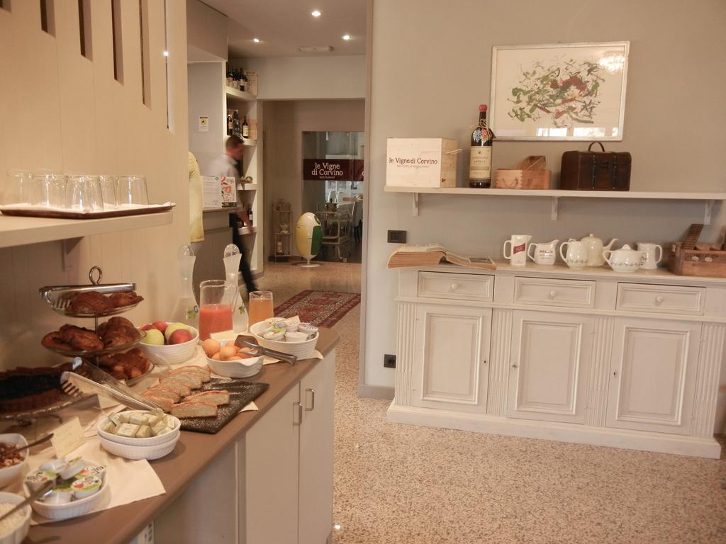 Hotel Le Vigne Di Corvino Casteggio Eksteriør billede