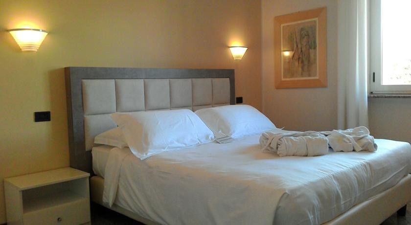Hotel Le Vigne Di Corvino Casteggio Eksteriør billede