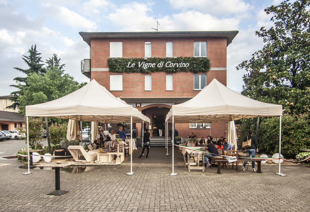 Hotel Le Vigne Di Corvino Casteggio Eksteriør billede