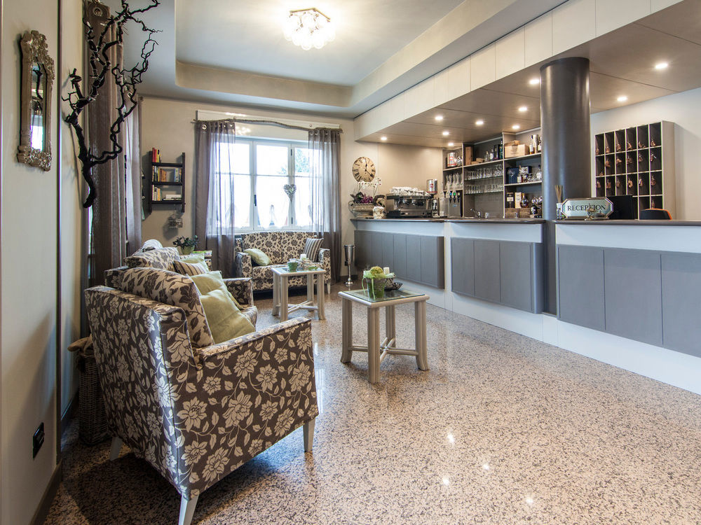 Hotel Le Vigne Di Corvino Casteggio Eksteriør billede