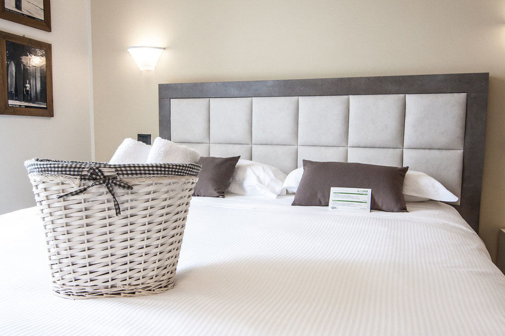 Hotel Le Vigne Di Corvino Casteggio Eksteriør billede