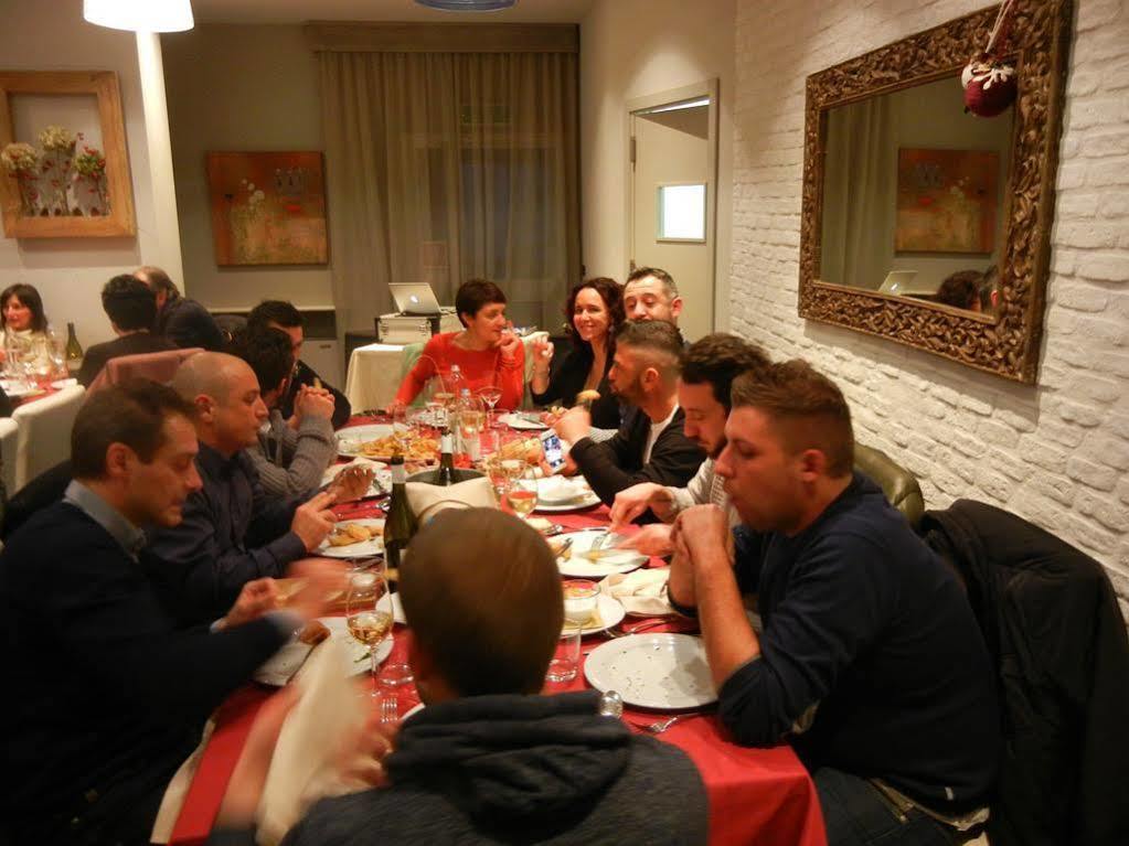 Hotel Le Vigne Di Corvino Casteggio Eksteriør billede