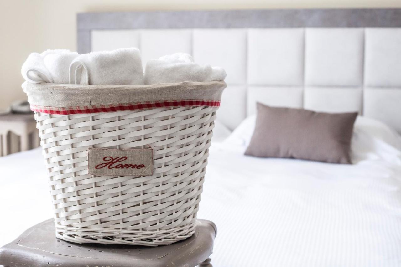 Hotel Le Vigne Di Corvino Casteggio Eksteriør billede